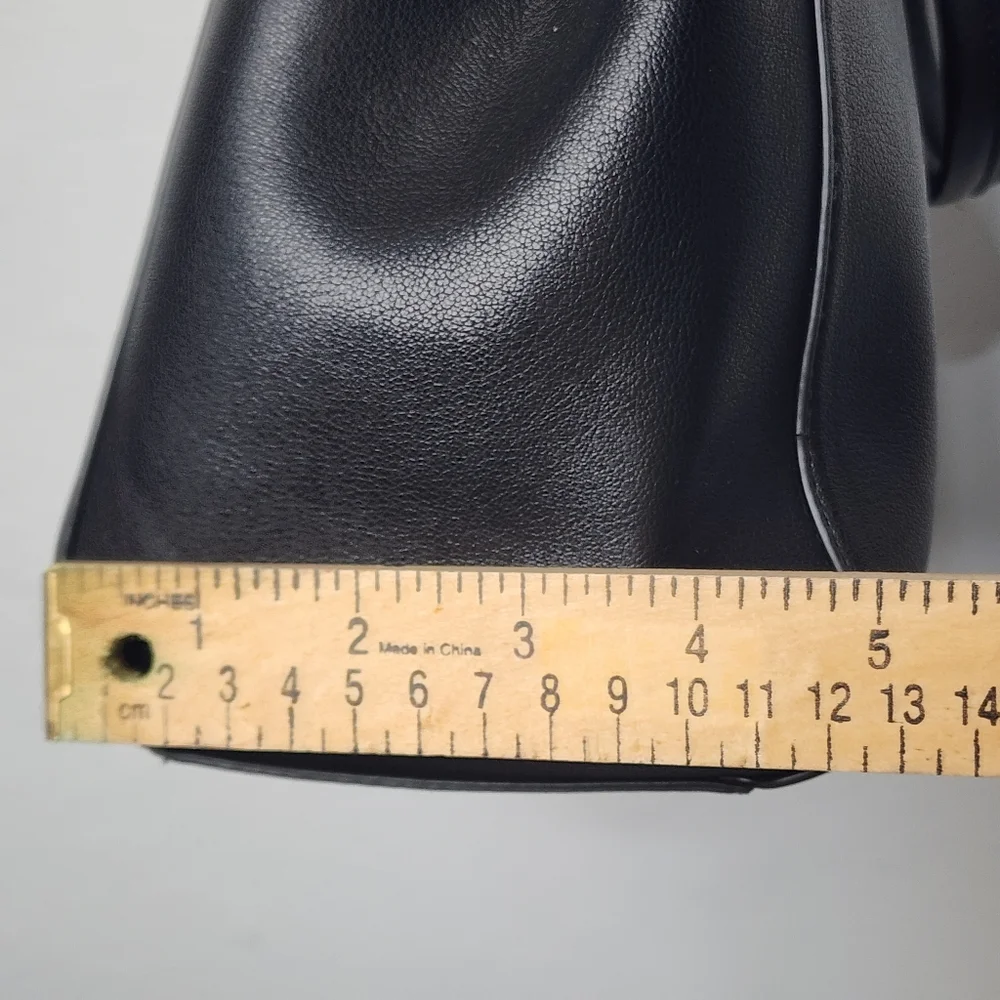 On 34th Robbinn Black Medium‎ Satchel